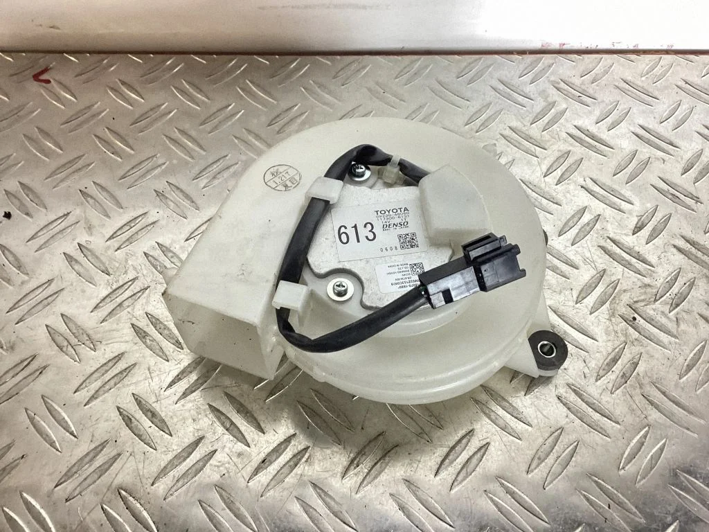 Hübriid-/elektriauto aku jahutusventilaator – Lexus RX 450H (2016-)