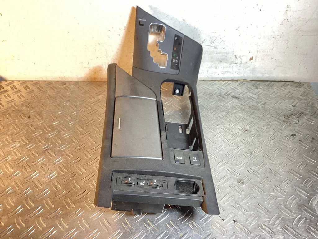 Center console control module – Lexus RX III (2008-2015)