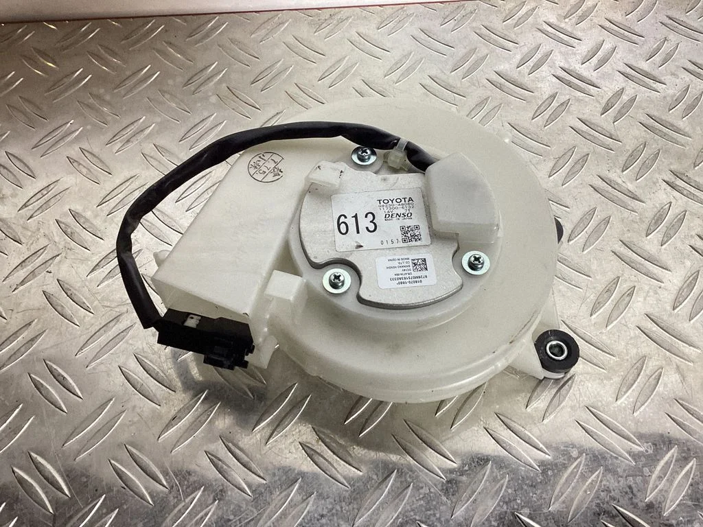 Hübriid-/elektriauto aku jahutusventilaator – Lexus RX 450H (2016-)