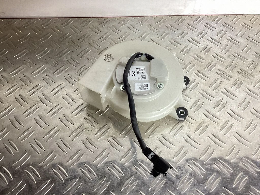 Hübriid-/elektriauto aku jahutusventilaator – Lexus RX 450H (2016-)