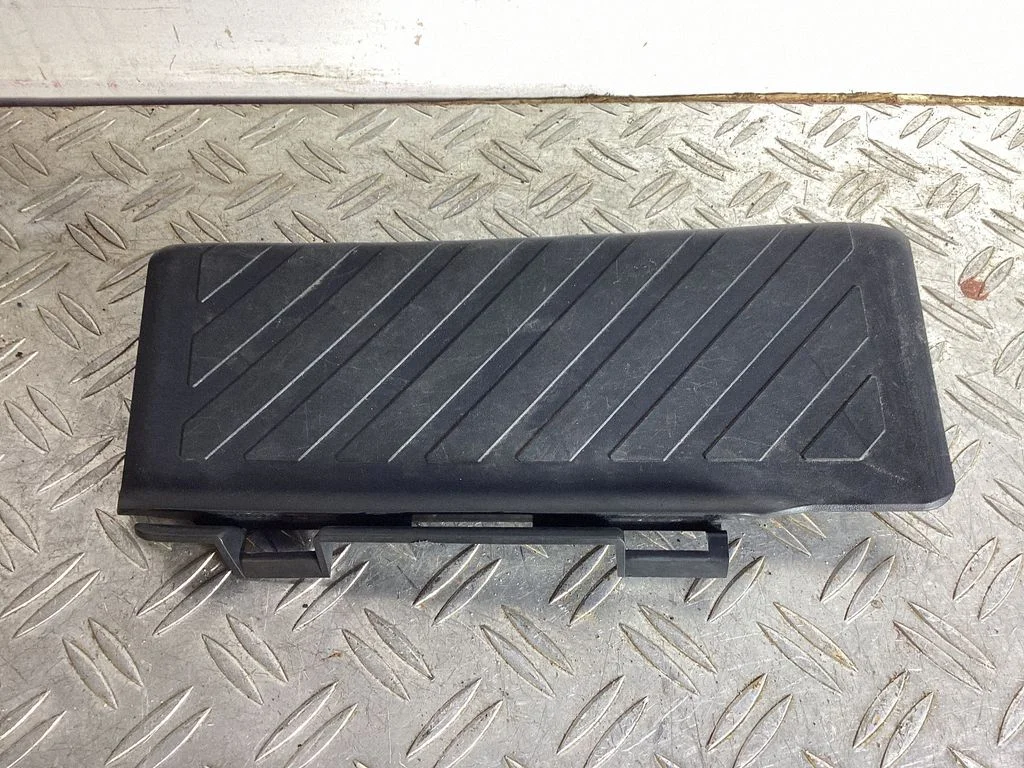 Foot rest pad/dead pedal – Volkswagen Tiguan Allspace (2017-)