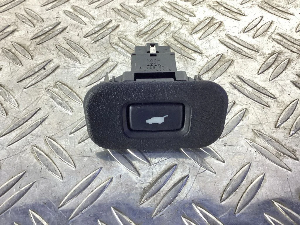 Tailgate opening switch – Honda Accord (2008-2016)