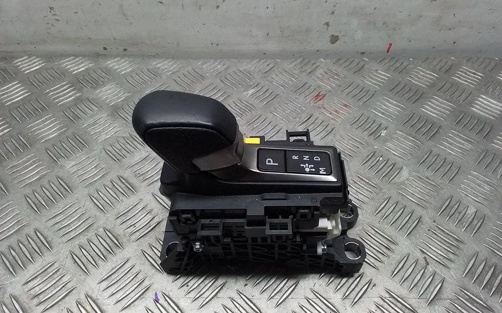 Gear selector – Lexus RX 450H (2016-)