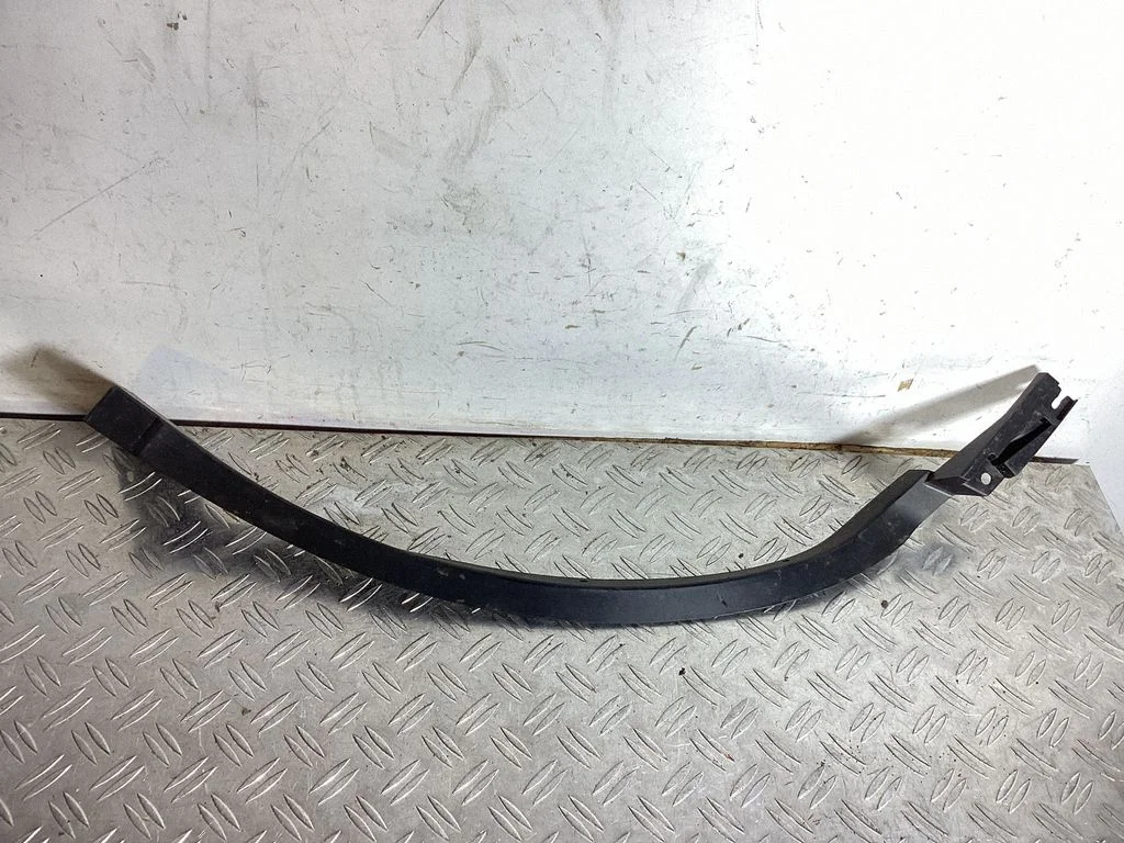 Rear fender molding trim – Lexus RX 450H (2016-)