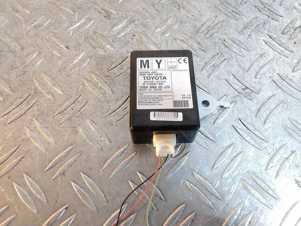 Keyless (KESSY) go control unit/module – Lexus IS III XE30 (2013-2020)