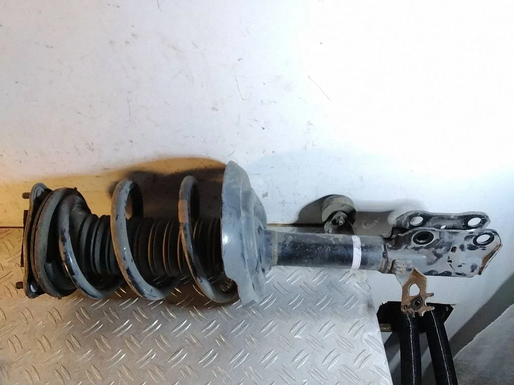 Front shock absorber with coil spring – Lexus RX 450H (2016-)