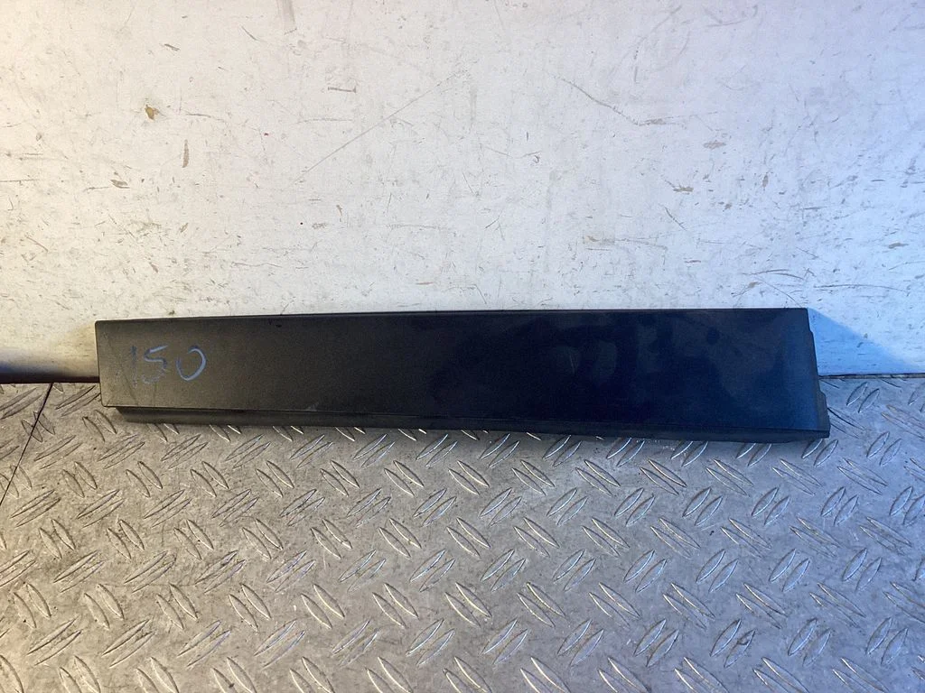 Rear door glass trim molding – Toyota Land Cruiser (J150) (2009-)