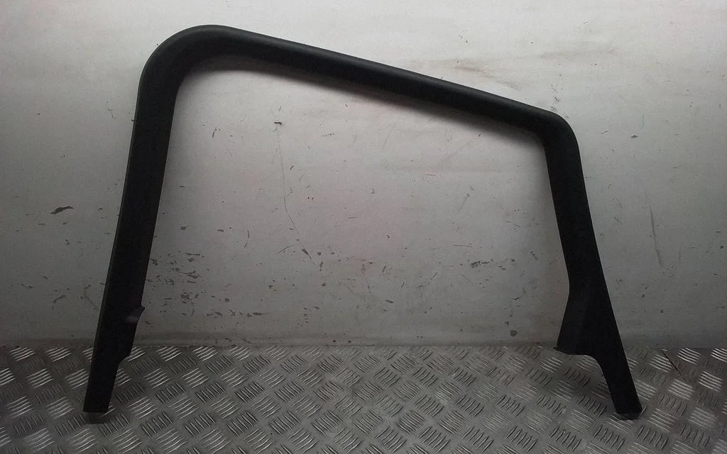 Rear door glass trim molding – Porsche Macan (95B) (2019-)