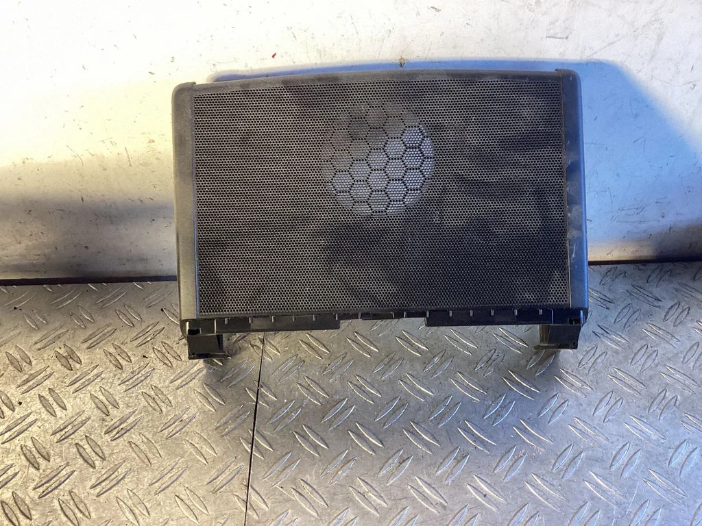 Panel trim – Toyota Land Cruiser (J150) (2009-)