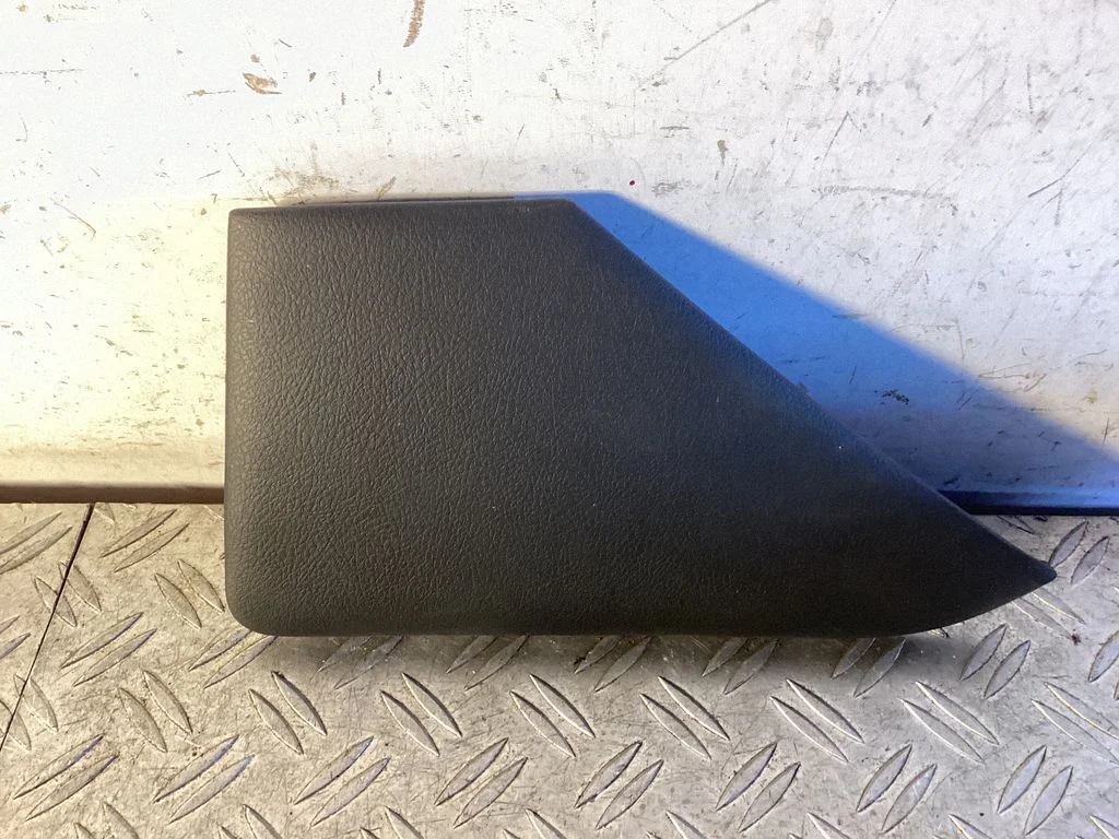 Panel trim – Toyota Land Cruiser (J150) (2009-)