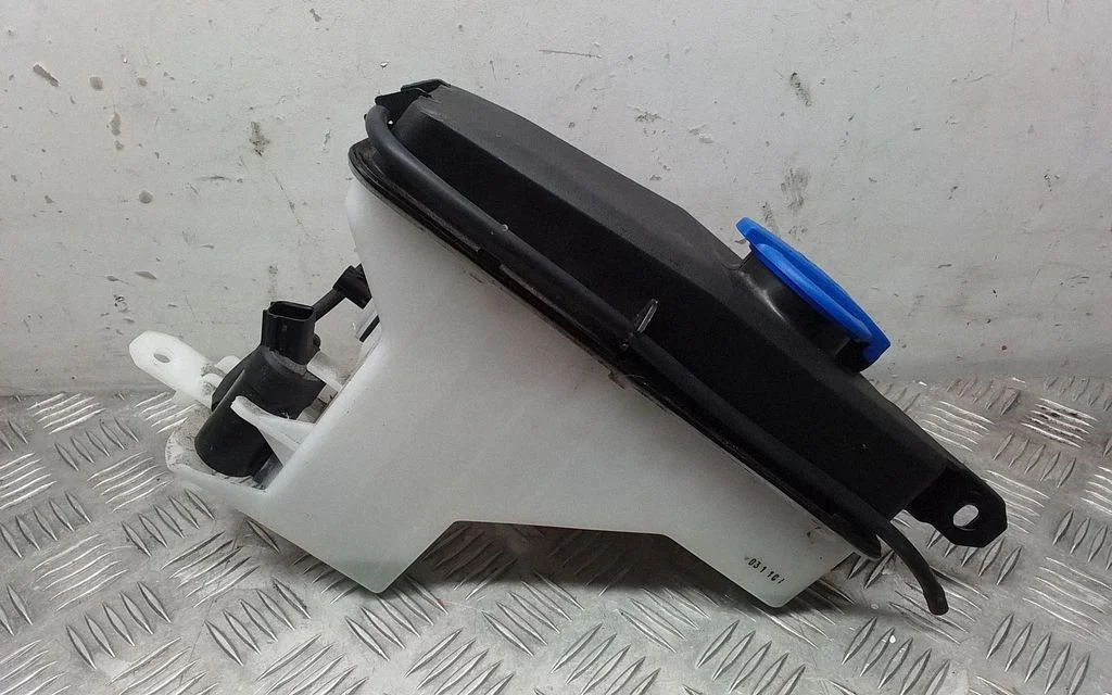 Lamp washer fluid tank – KIA EV6 (2021-)