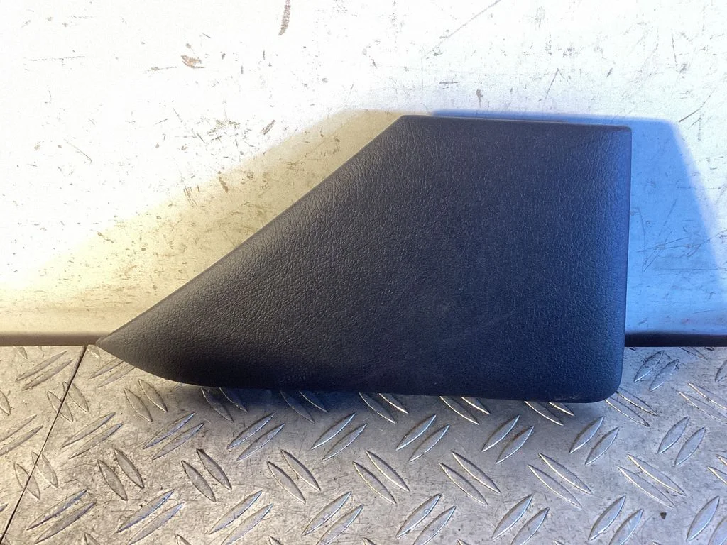 Panel trim – Toyota Land Cruiser (J150) (2009-)