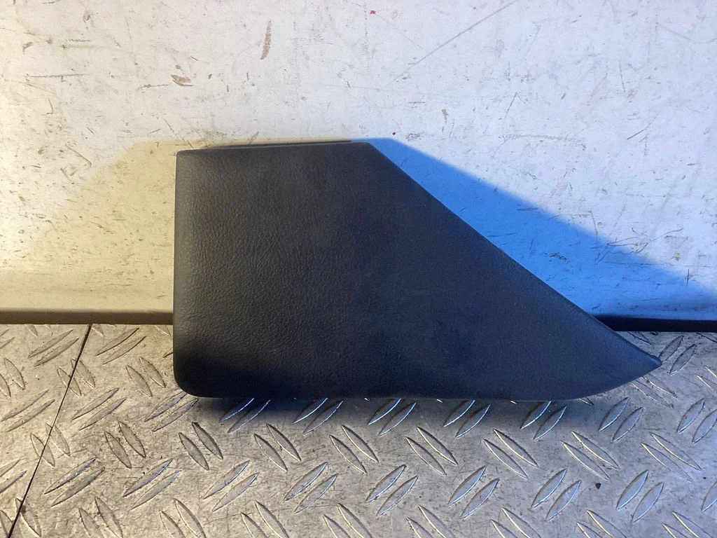 Panel trim – Toyota Land Cruiser (J150) (2009-)