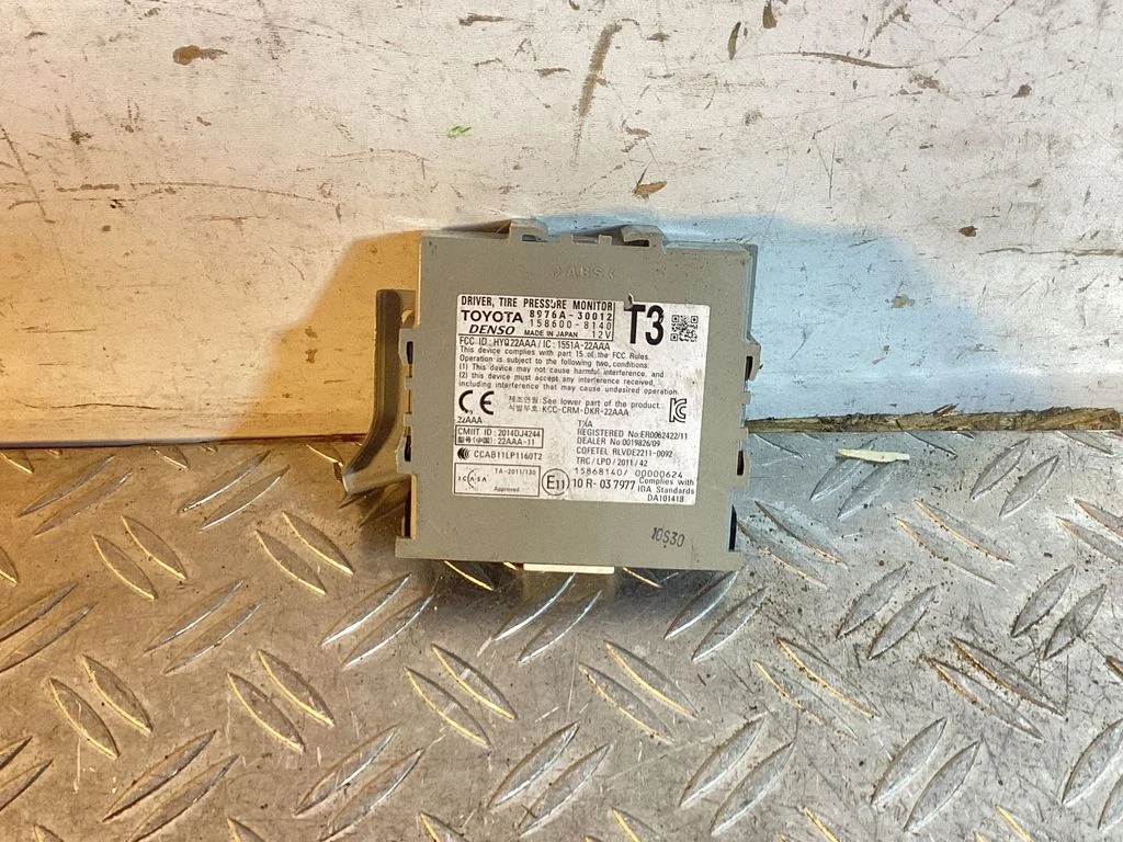 Tire pressure control unit – Lexus GS 250 350 300H 450H (2013-)