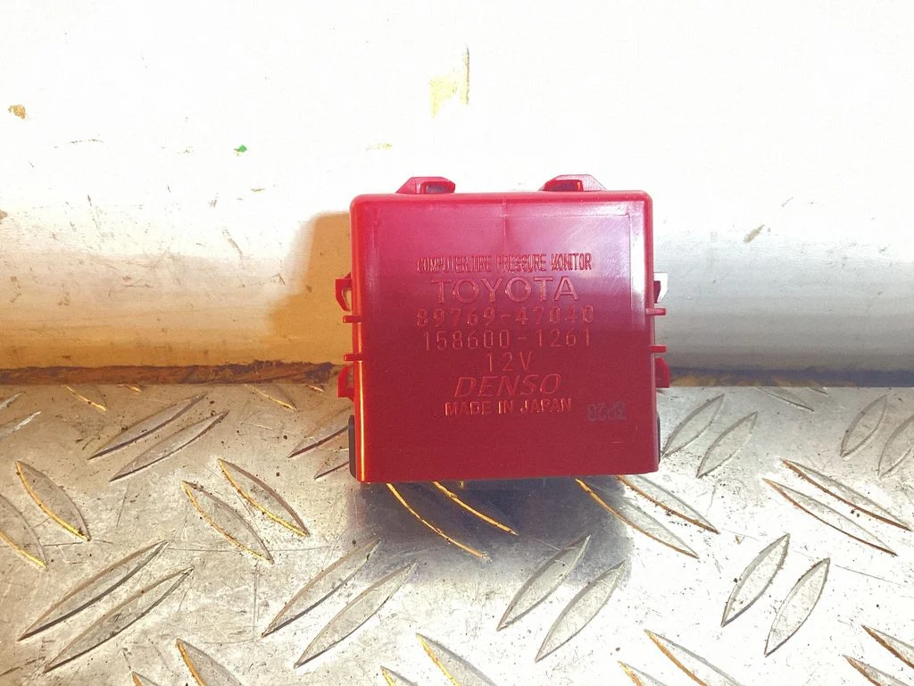 Tire pressure control unit – Toyota Prius+ (ZVW40) (2011-2018)