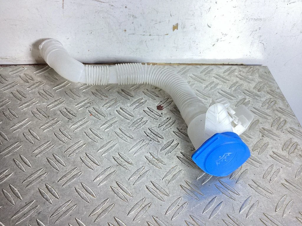 Window washer liquid tank fill tube – Volkswagen Tiguan Allspace (2017-)