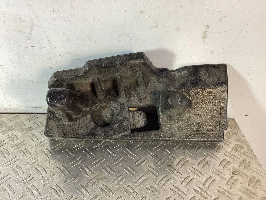 Window washer liquid tank fill tube – Porsche Macan (95B) (2019-)