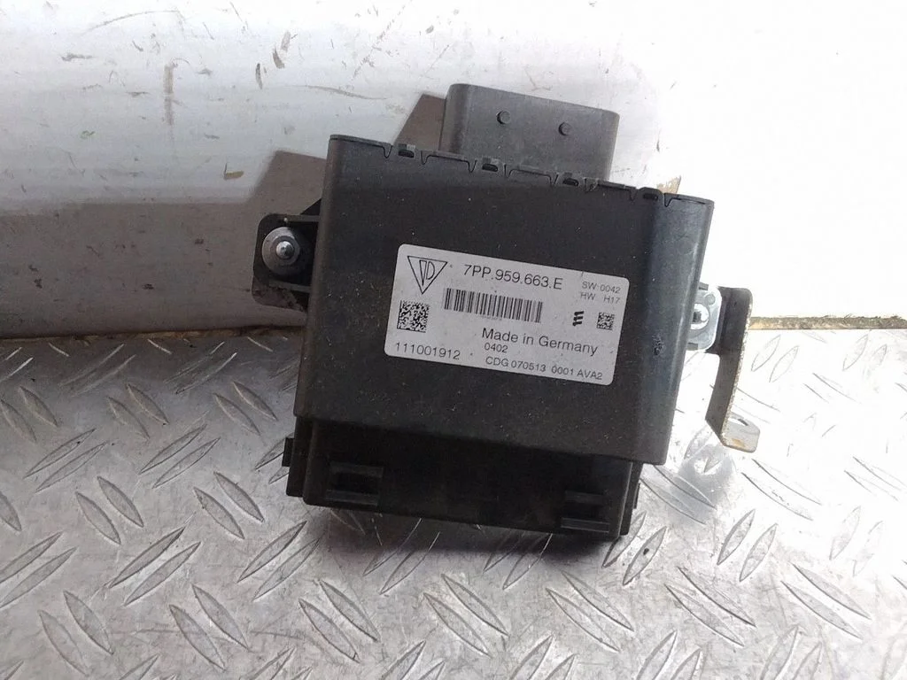 Voltage converter/converter module – Porsche Cayenne (92A) (2010-2017)