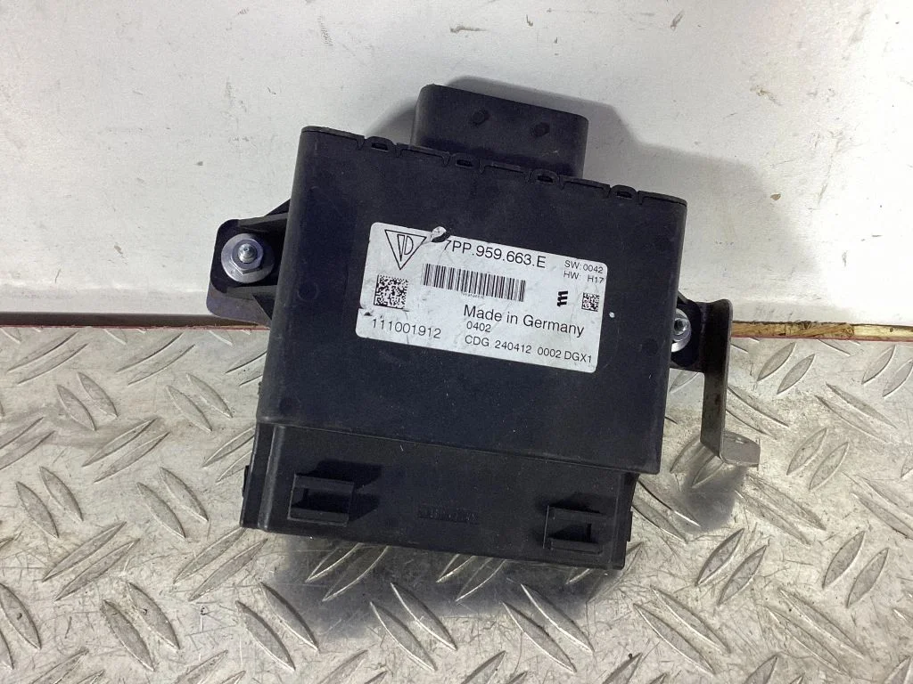 Voltage converter/converter module – Porsche Cayenne (92A) (2010-2017)