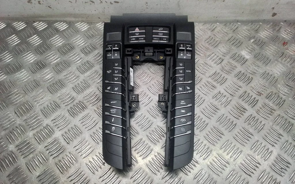 A set of switches – Porsche Macan (95B) (2019-)