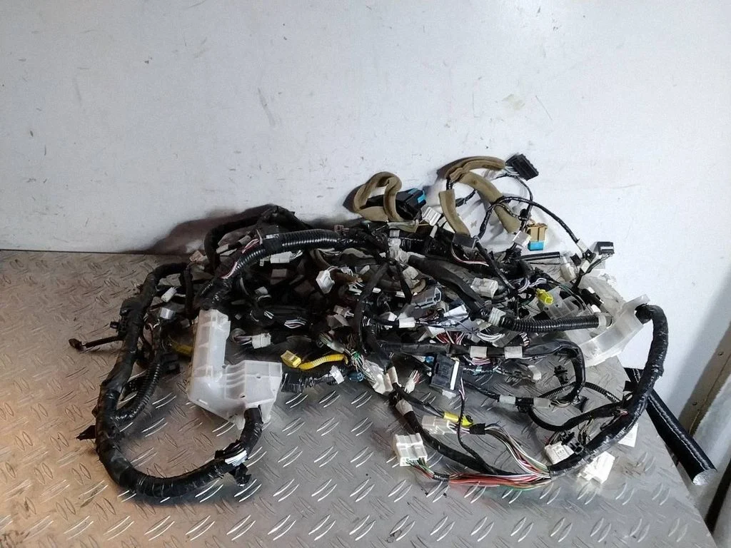 Panel wiring – Toyota RAV 4 (XA40) (2012-2018)