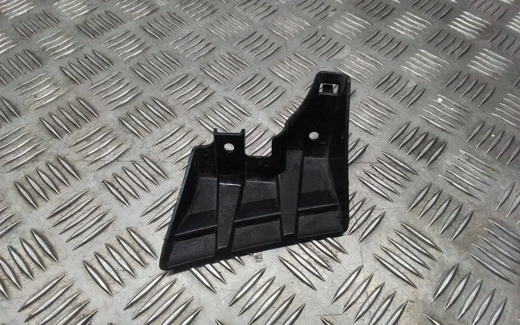 Fog light bracket – Lexus RX 450H (2016-)