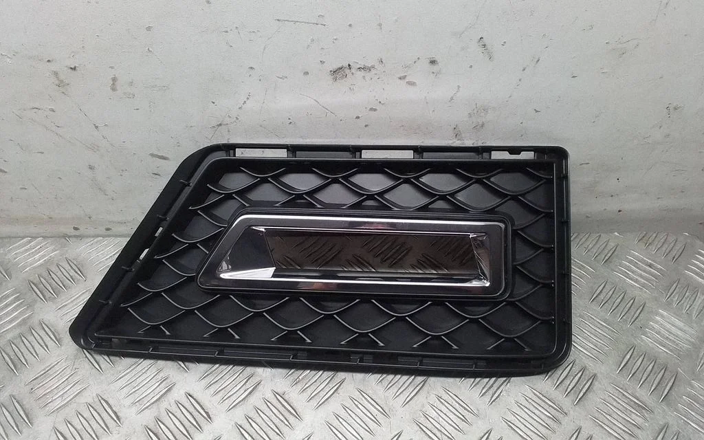Fog light bracket – Mercedes-Benz GLK-Class (X204) (2008-2016)