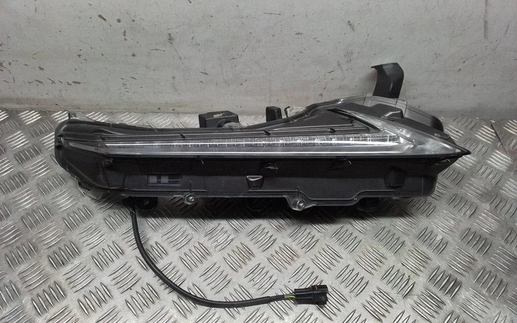 LED-päevatuli – Lexus NX (2014-2021)