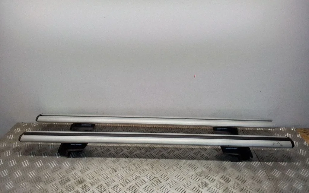 Katuse „sarvede" põikitalad – Toyota RAV 4 (XA30) (2006-2016)