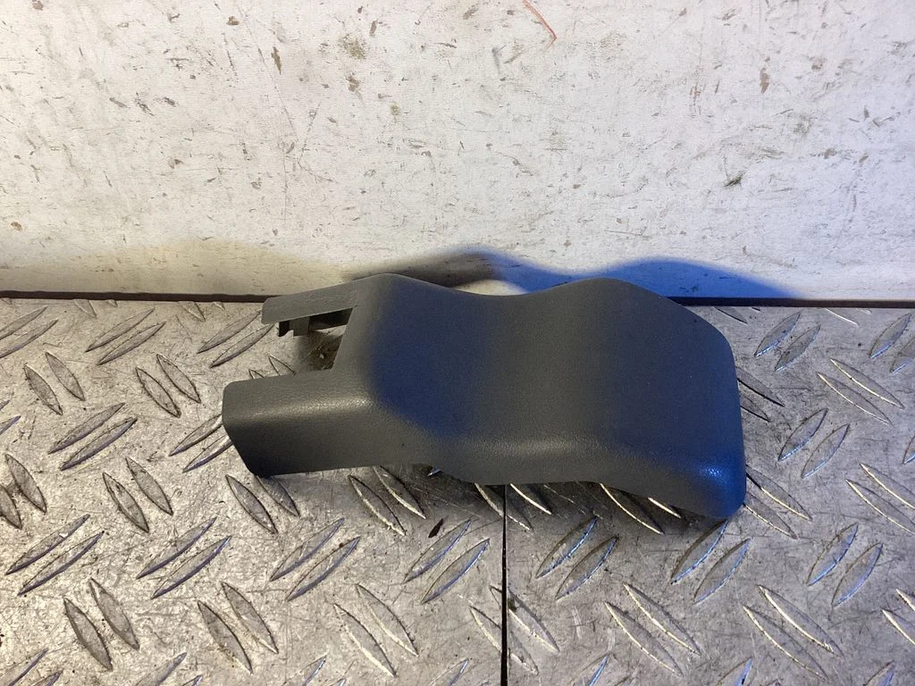 Seat trim – Toyota Land Cruiser (J150) (2009-)