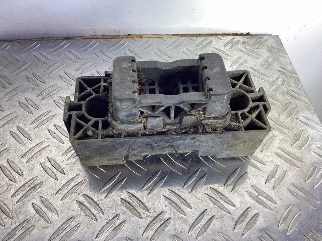 Tungrauapunkt – Mercedes-Benz ML-klass W166 (2012-2017)