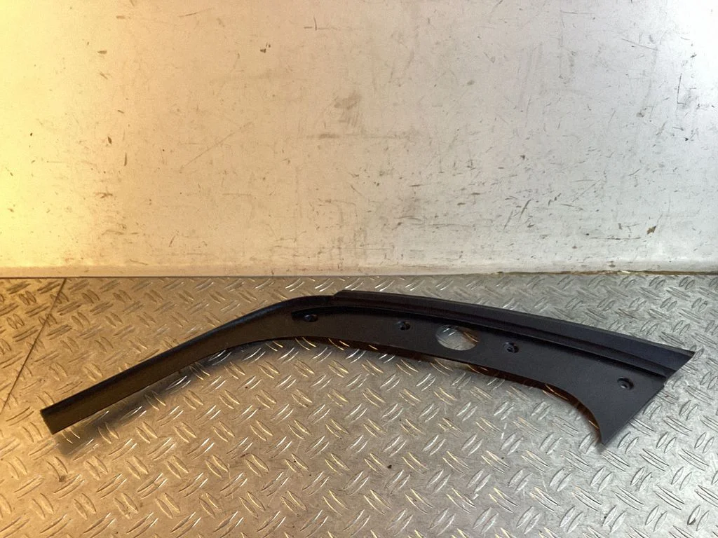 Rear side glass trim – Mercedes-Benz GLK-Class (X204) (2008-2016)