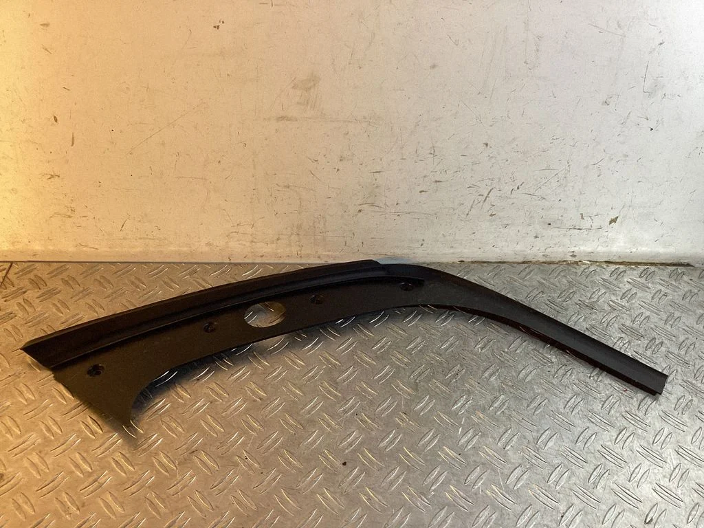 Rear side glass trim – Mercedes-Benz GLK-Class (X204) (2008-2016)