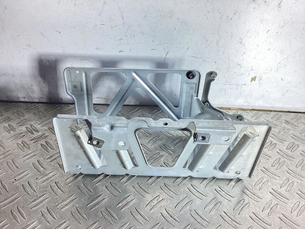 Sound amplifier holder/bracket – BMW 6 Series F06 Gran coupe (2012-2018)