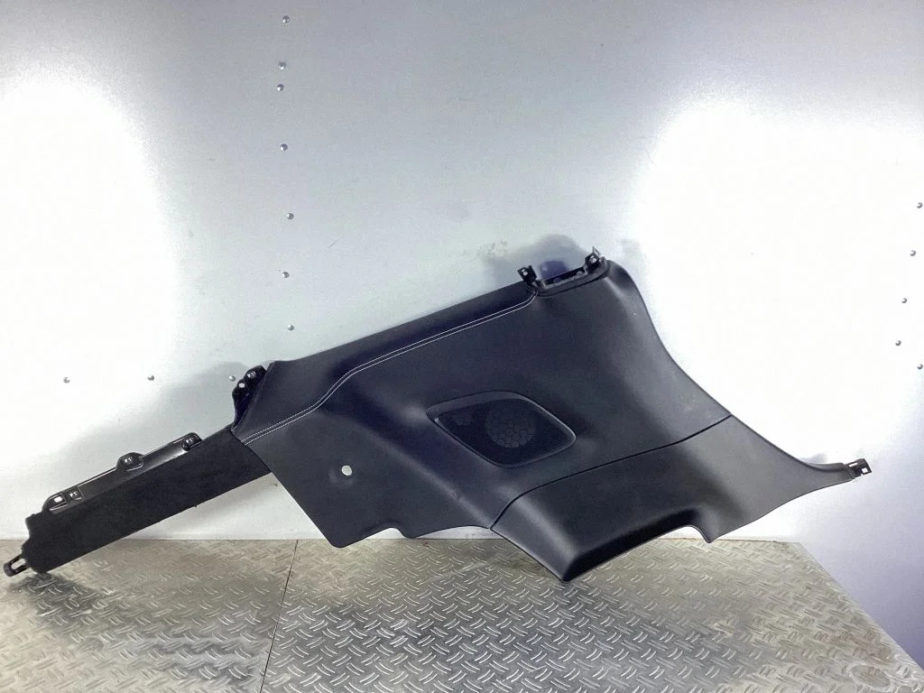 Kupee tagumiste kohtade külje viimistluspaneel – Porsche 911 991 (2011-2019)