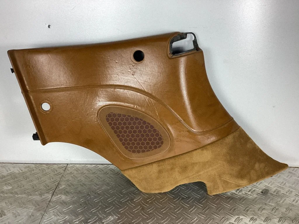 Kupee tagumiste kohtade külje viimistluspaneel – Porsche 911 997 (2004-2013)
