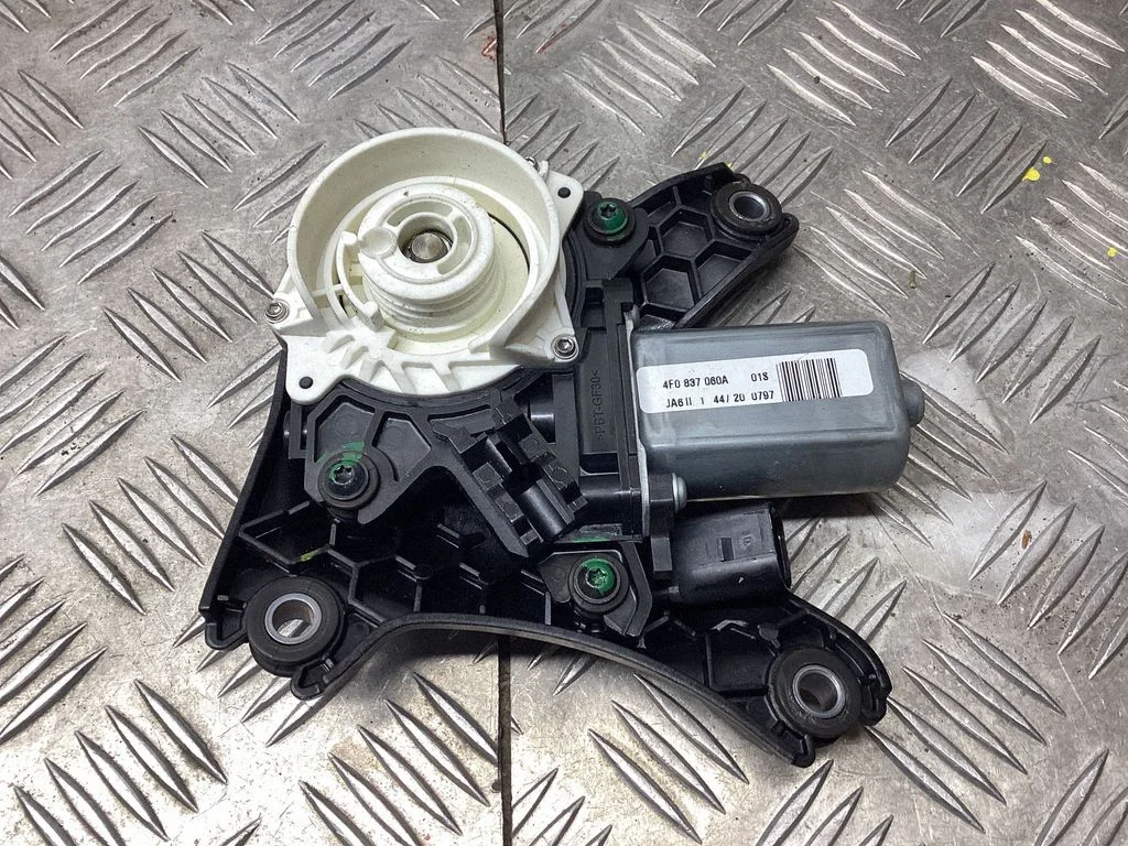 Esiukse pehmesulgemise mootor – Porsche Cayenne (9Y0 9Y3) (2018-)