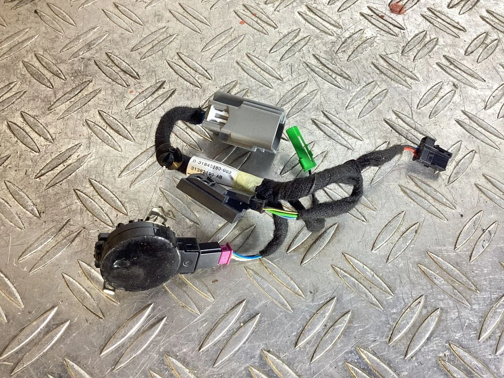 Camera wiring loom – Volvo S90, V90 (2016-)