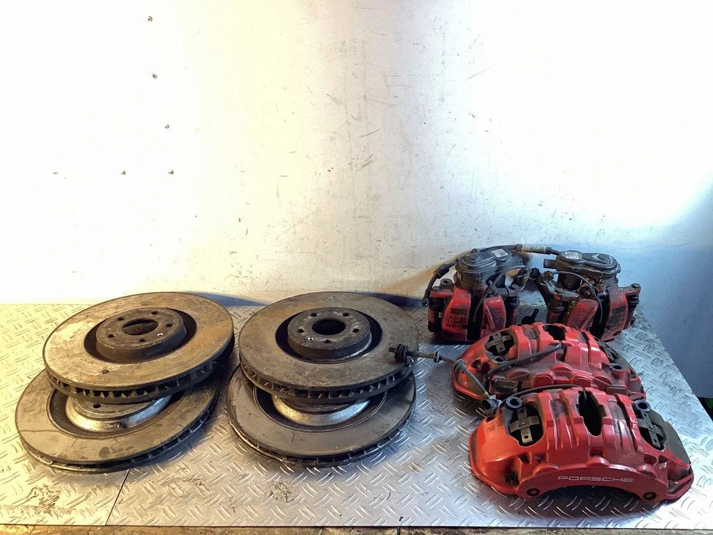 Brake discs and calipers set – Porsche Macan (95B) (2019-)