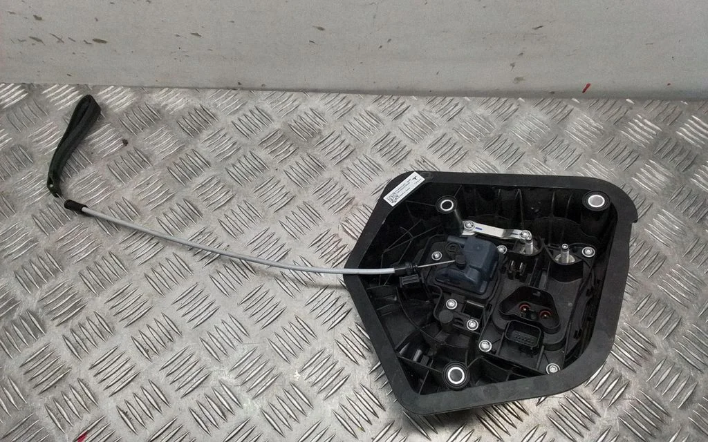 Elektriauto laadimispesa – Tesla Model 3 (2017-)