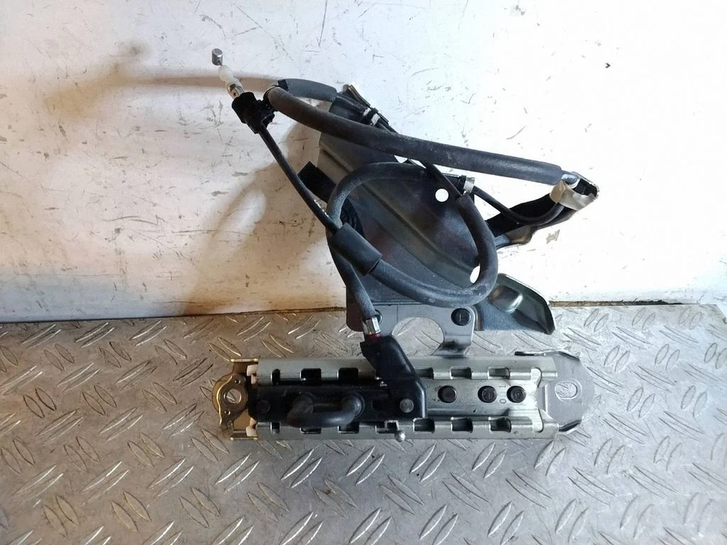 Seat frame – Toyota Land Cruiser (J150) (2009-)
