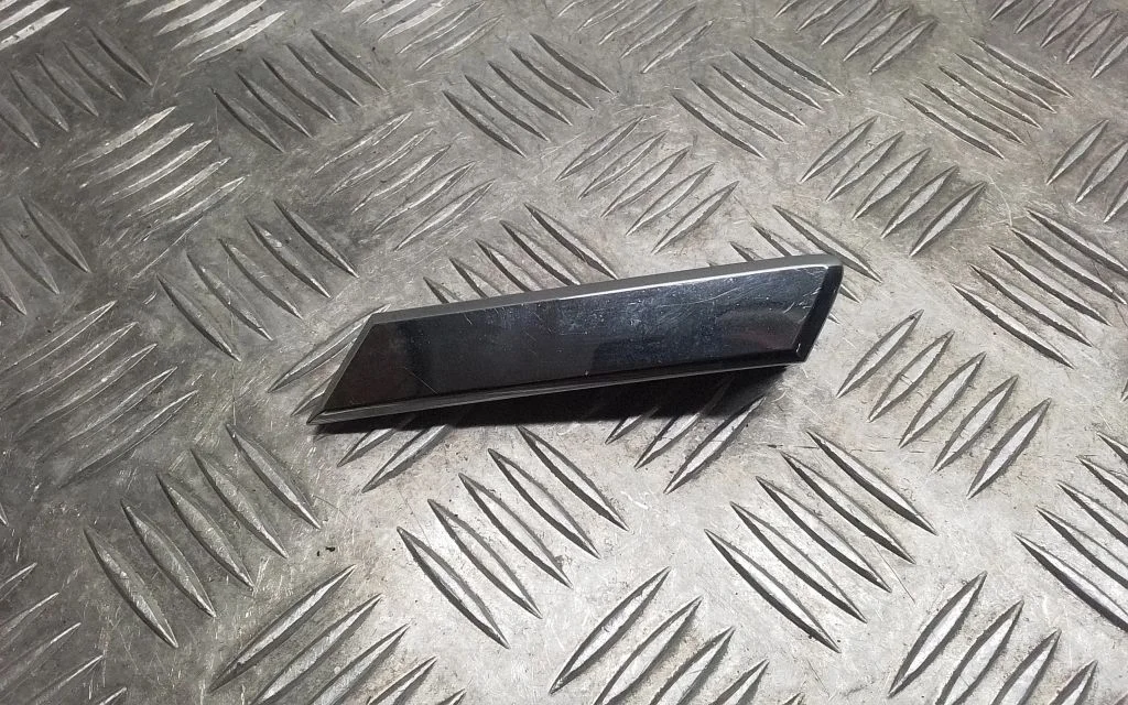Headlight washer nozzle holder – Lexus GS 250 350 300H 450H (2013-)