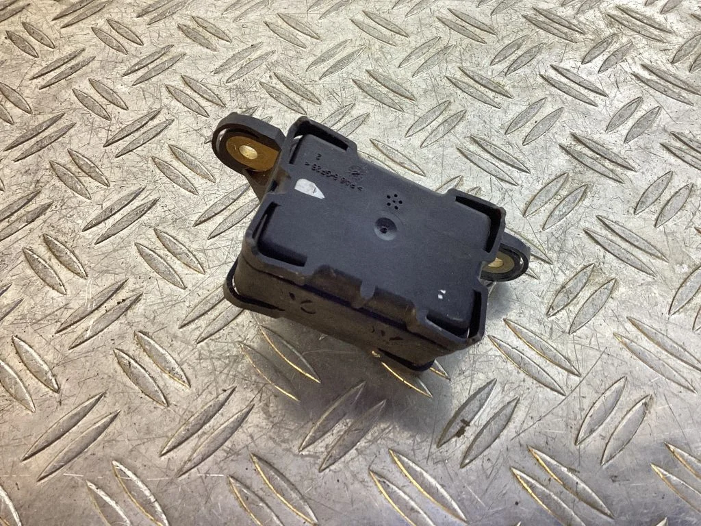 Keyless system antenna – Volkswagen Touareg II (2010-2018)