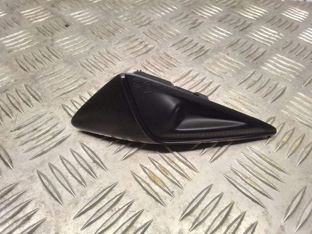 Side fender camera – Tesla Model 3 (2017-)