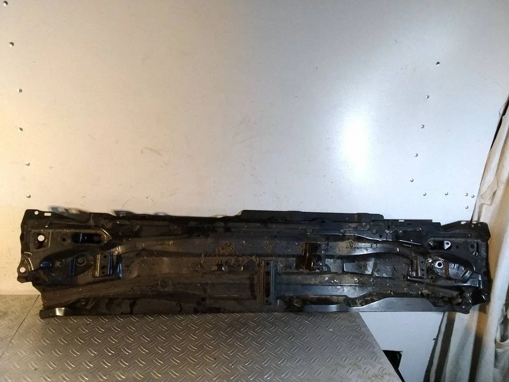Engine compartment bulkhead – Lexus RX 450H (2016-)