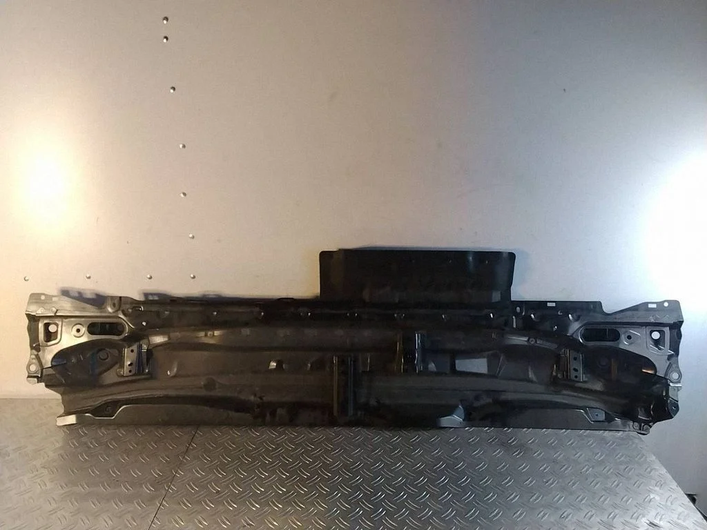 Engine compartment bulkhead – Lexus RX 450H (2016-)