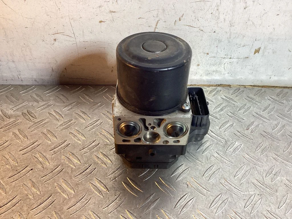 ABS-plokk – Lexus GS 300 350 430 450H (2005-2012)