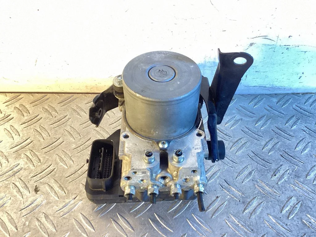 ABS-plokk – Lexus RX III (2008-2015)