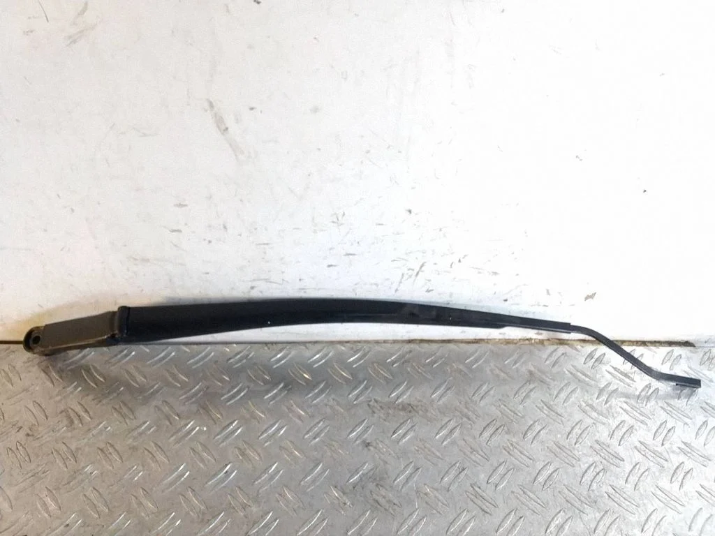 Front wiper blade arm – Toyota RAV 4 (XA40) (2012-2018)