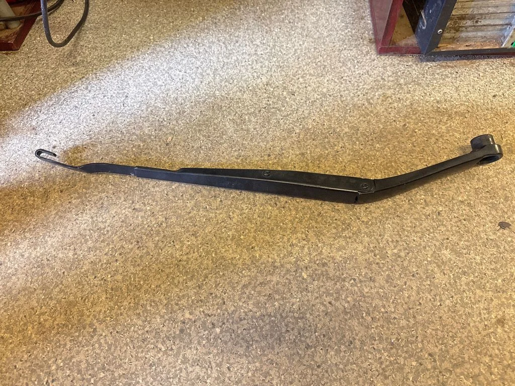Front wiper blade arm SG2DR